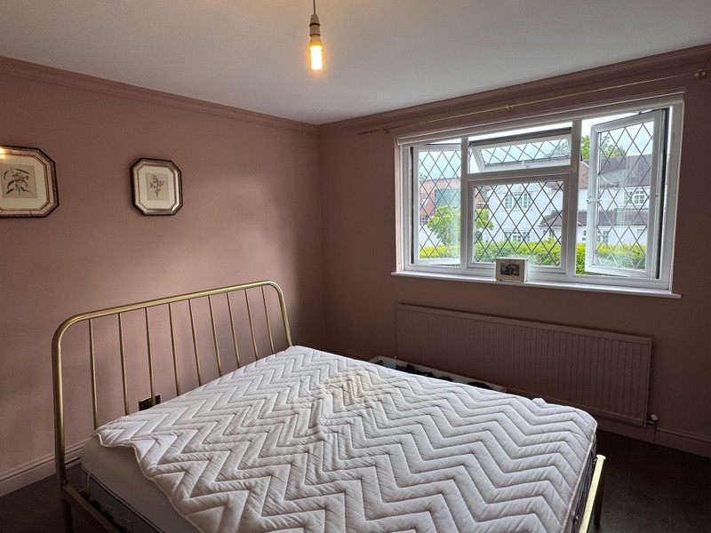 Bedroom decorated in Kenley with calming colour scheme